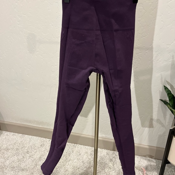 Lululemon Seamless Leggings | Size 4 | Purple | High Waisted - Picture 2 of 5